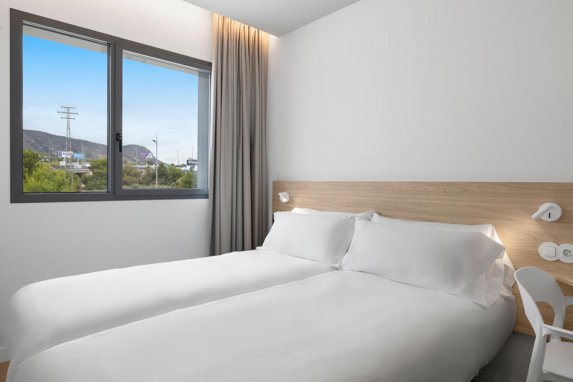 B&B Hotel Benidorm ฟีเนสตรัต ภายนอก รูปภาพ