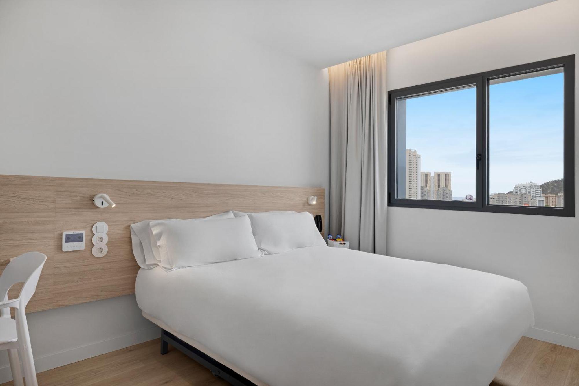 B&B Hotel Benidorm ฟีเนสตรัต ภายนอก รูปภาพ