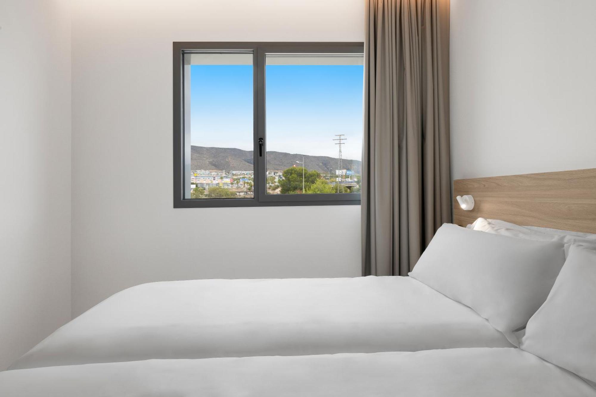 B&B Hotel Benidorm ฟีเนสตรัต ภายนอก รูปภาพ