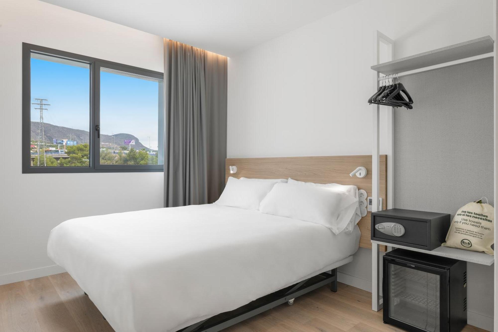 B&B Hotel Benidorm ฟีเนสตรัต ภายนอก รูปภาพ